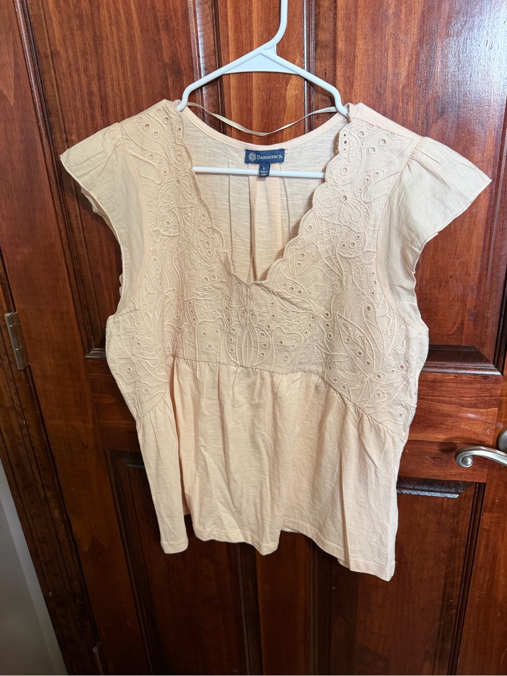 Democracy Peach Eyelet Split-Neck Cap Sleeve Blouse